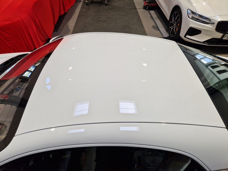 PPF carbone sur le toit d'une Alpine A110 de Vienne