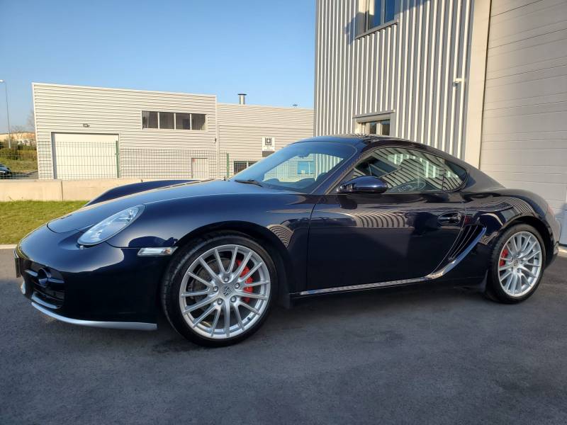 Detailing automobile rénovation carrosserie pour cette Porsche Cayman 987S à Lyon