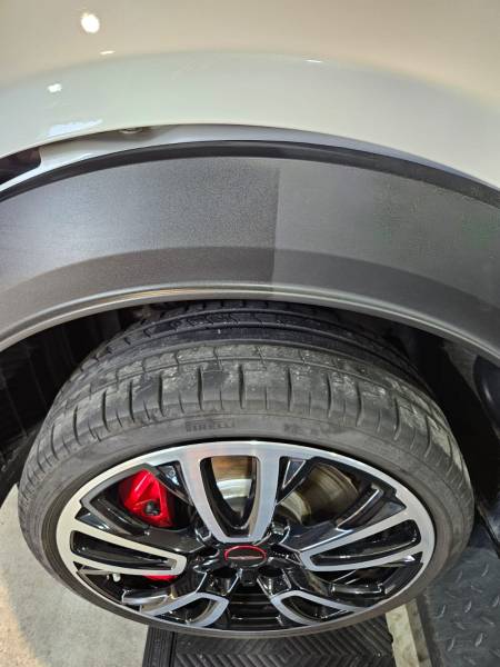Traitement céramique sur une Mini Cooper Works de l’Isère