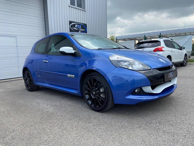 Nettoyage complet pour une Clio 3RS Gordini de Mornant Rhône-alpes