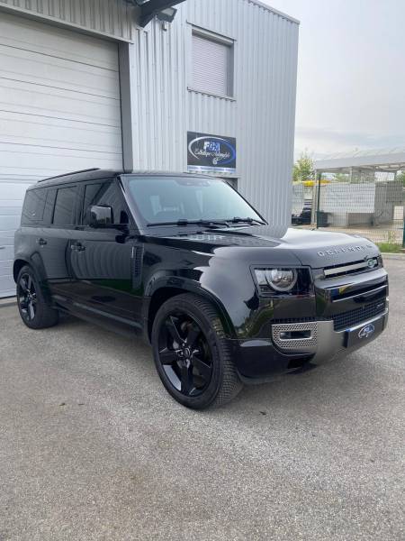 Rénovation de la carrosserie avec un polissage complet sur un Defender du Rhône