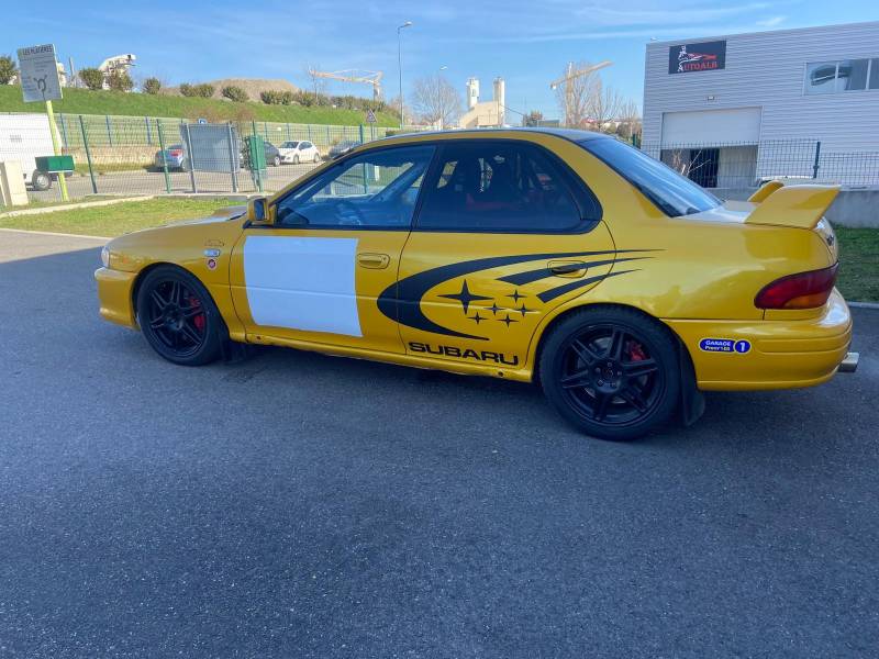 Personnalisation d'une Subaru de rallye de Saint étienne et pose de vitres teintées