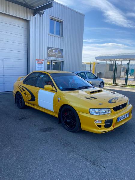 Personnalisation d'une Subaru de rallye de Saint étienne et pose de vitres teintées