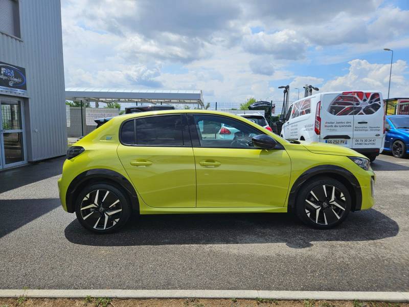 Traitement céramique sur une Peugeot 208 électique de Lyon