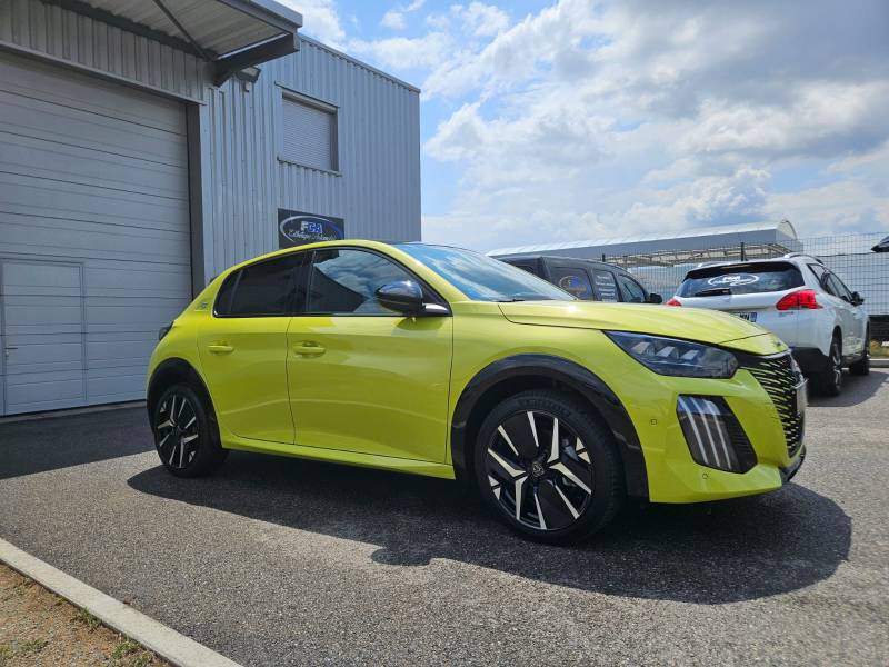 Traitement céramique sur une Peugeot 208 électique de Lyon