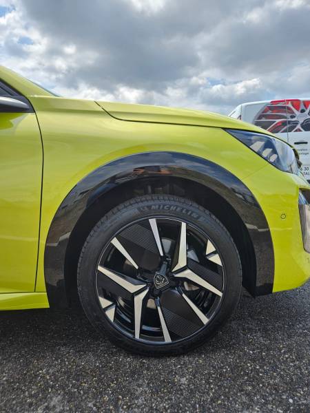 Traitement céramique sur une Peugeot 208 électique de Lyon